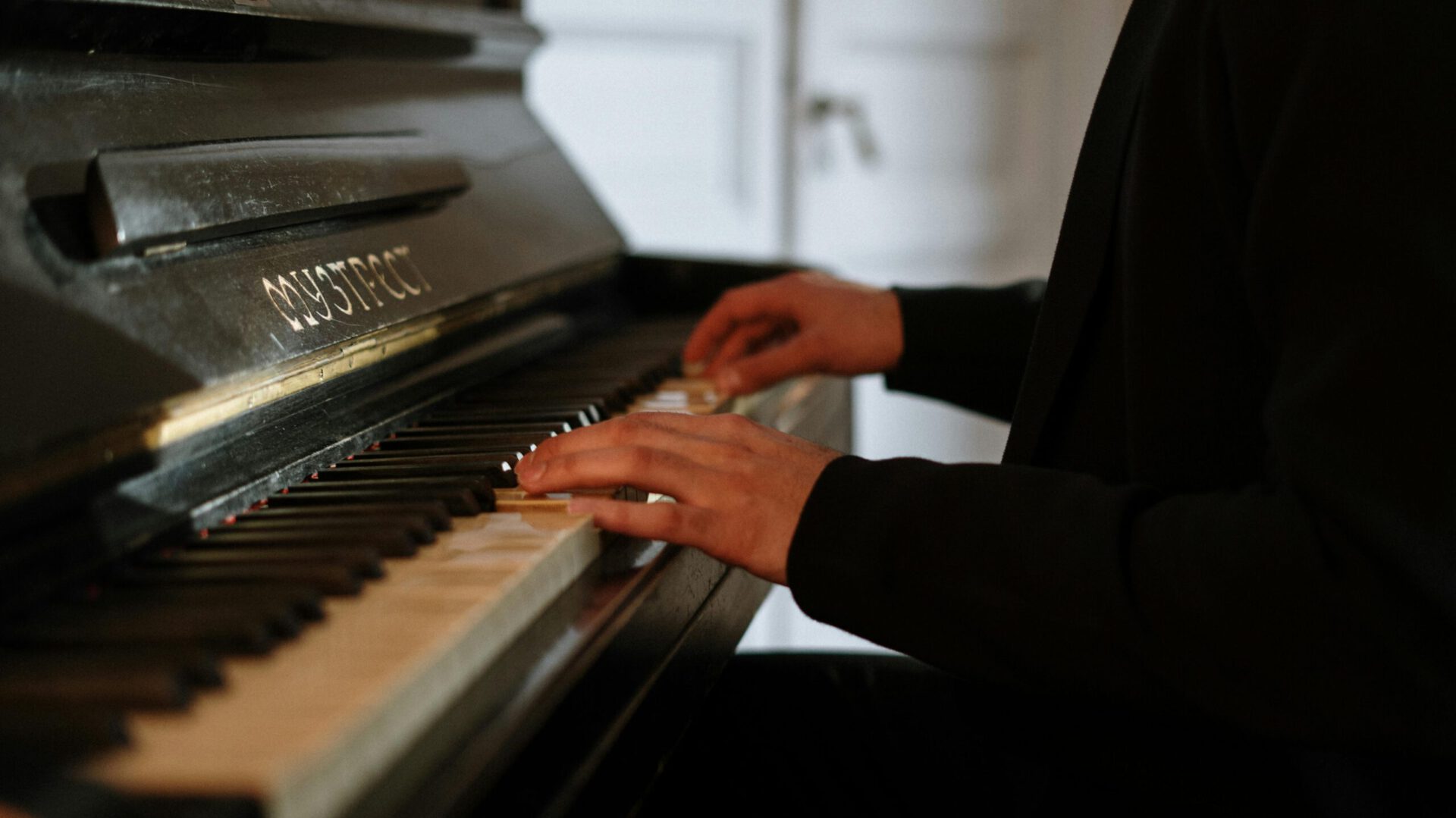 Pianist Freiburg - Matthies Kallsen am Klavier